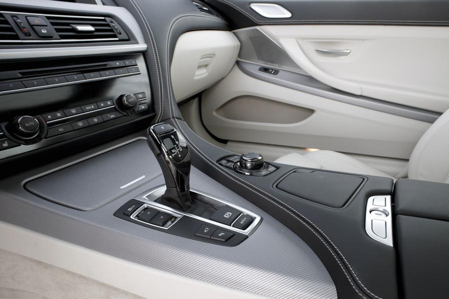 Детали интерьера BMW 640d Coupe M Sport Package 2011 года  (фото 5 из 8)